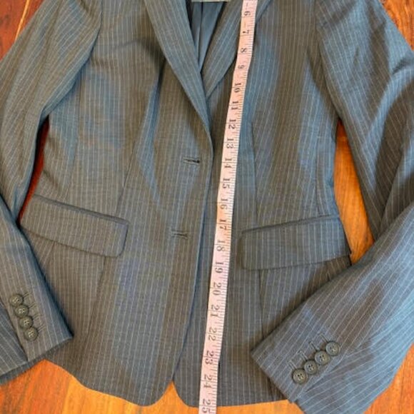 Club Monaco Suit | Grey and blue pinstripe suit | Blazer Size 2 | Pants Size 4 - Picture 3 of 16
